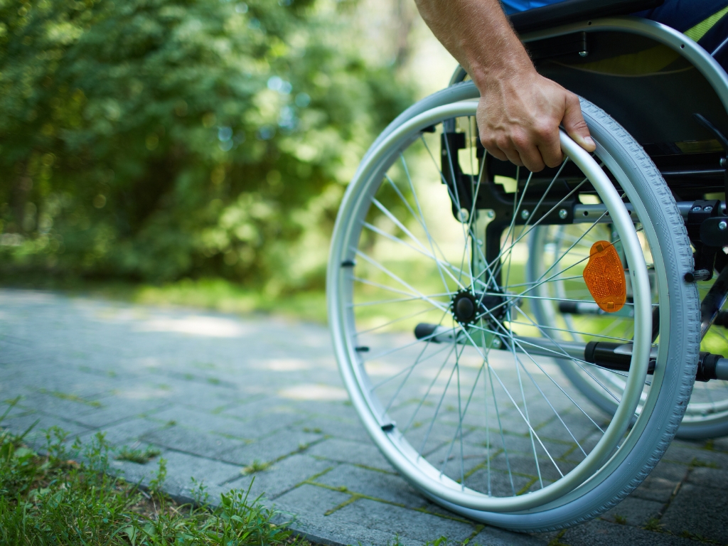 Eine ärztliche Begründung für neuen Rollstuhl ist essenziell